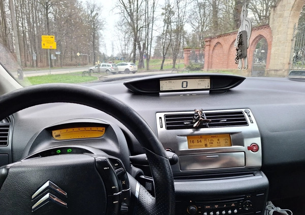 Citroen C4 cena 8500 przebieg: 234000, rok produkcji 2005 z Biała małe 301